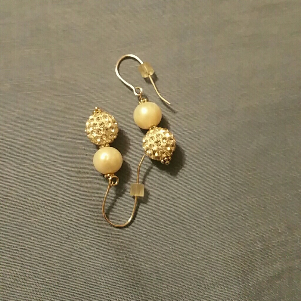 Pearl earrings gorgeous! Worn one x